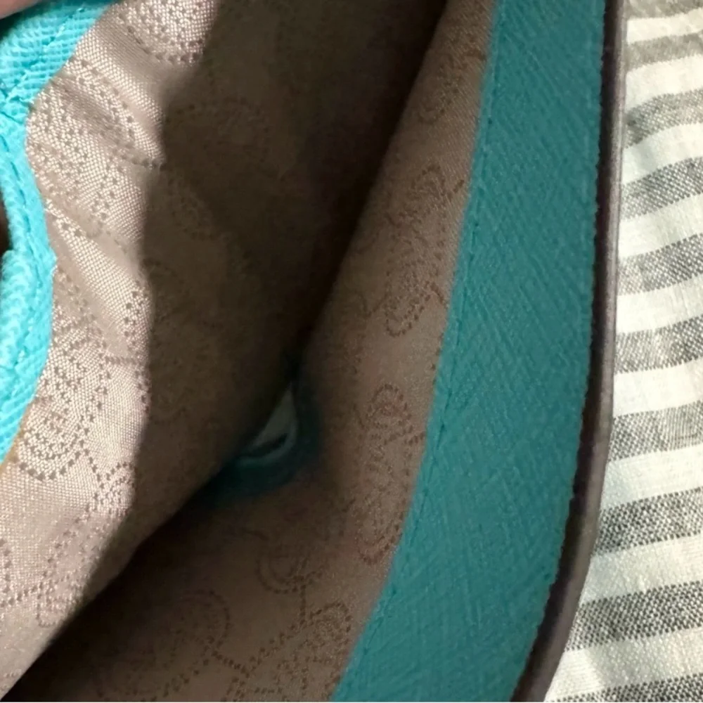 Michael Kors Turquoise Wallet •SilverTone Hardware •New w/o Box •Never Been Used - Picture 4 of 5